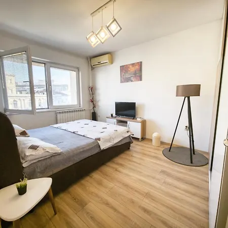 Appartement Prime Main Square Location *