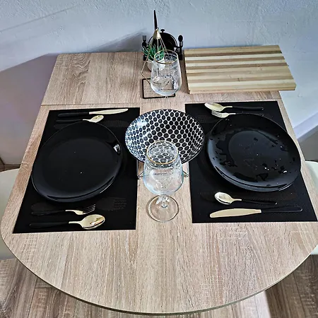 Prime Main Square Location Appartement *