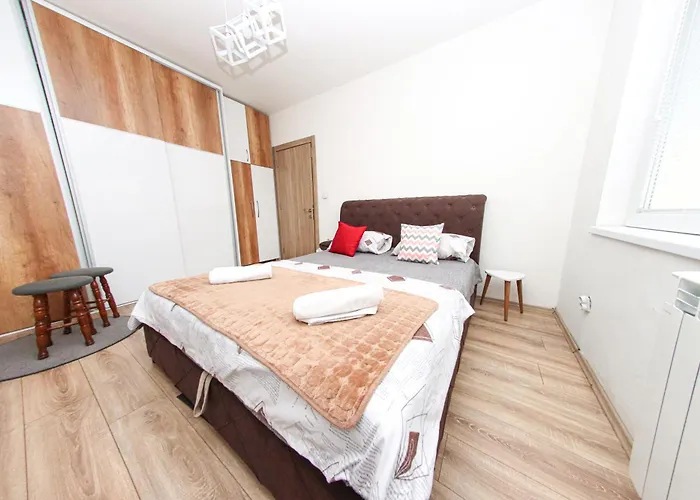 Appartement Prime Main Square Location