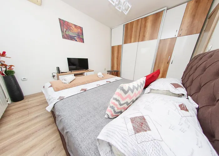 Prime Main Square Location Appartement *