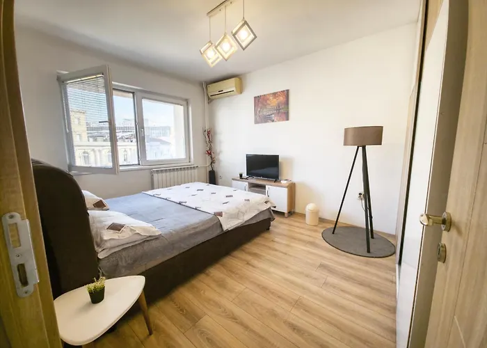 Appartement Prime Main Square Location *